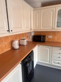 3BR Flat Sleeps 6 West End Sights Driveway - Glasgow - 4