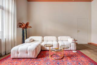 Stylish 2BR Apartment in Historic Palace District - 8