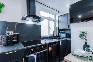 One Bedroom Flat by Brookland Stays Serviced Accommodation Short Lets Birmingham with Free WiFi - 5