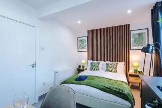 One Bedroom Flat by Brookland Stays Serviced Accommodation Short Lets Birmingham with Free WiFi - 4