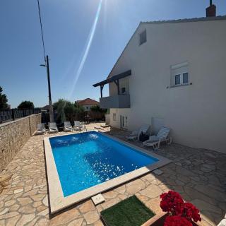 Holiday Home Ariana with private pool - by TA Leut Agency - 0