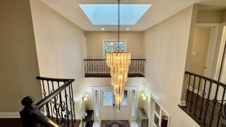Massive Luxury Retreat with Gym, Sauna, Games and More - Mississauga - 7