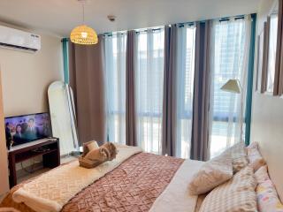 Cozy 1BR Condo with Uptown Mall View - BGC Zen Suite - Manila - 0