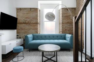 Sonder by Marriott Bonvoy Gare Saint Denis Apartments Downtown - Montreal - 3