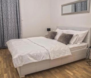 Urbana Villa Four Season Summer - 5