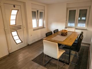 Apartments with a swimming pool in the Dalmatian Hinterland - Imotski - 2