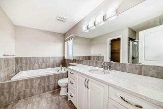 Walden Mount Villa - Calgary - 1
