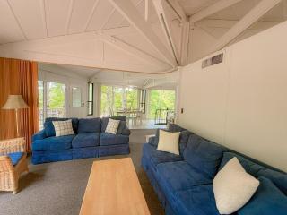 Treetop 3BD3BADeckPoolsGrillDock-Sleeps 8PP - 2