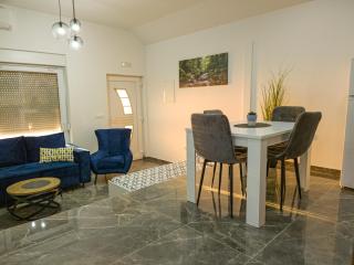 Apartments with a swimming pool in the Dalmatian Hinterland - Imotski - 5