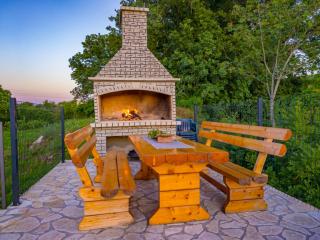 Apartments with a swimming pool in the Dalmatian Hinterland - Imotski - 4