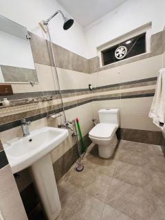 Hotel Luxy Skardu - - 6