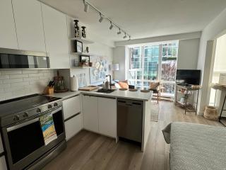 Executive Studio - Vancouver - 9