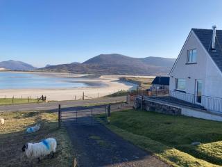 WRONG Tarasaigh House - Luskentyre - 4