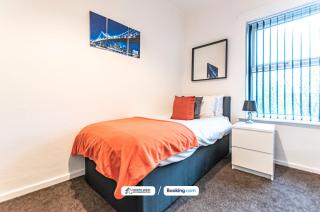 Wigan Work-Ready 3BR House Sleeps 6 Guests - 2