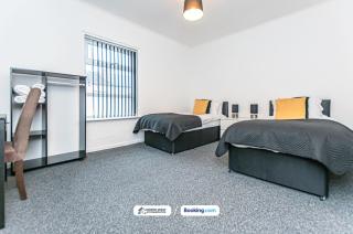 Wigan Work-Ready 3BR House Sleeps 6 Guests - 3