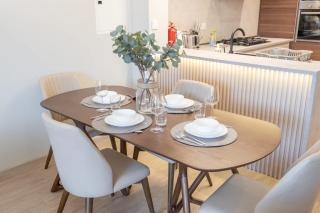 StayShort - Stylish 1-Bedroom JVC Apartment Sleeps 3 with Pool - 1