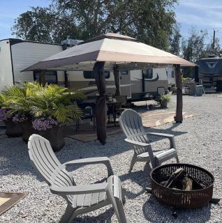 Waterfront Escape Kayaks Fishing Crabbing Dock Your Boat Tropical Paradise Camper - Palmetto - 3