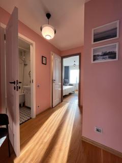 SUNSET Apartment Near Sea - Family Friendly space with Bath and Good Coffee - Ventspils - 5