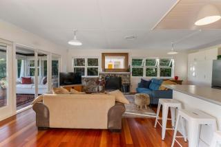 Waterside Bliss - Taupo Holiday Home - 2