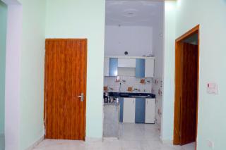 Entire home in Modipuram - Jāmb - 9