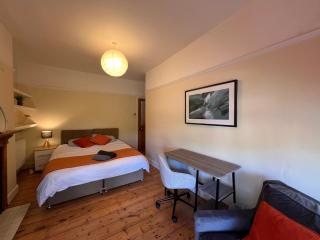 Comfy Townhouse Close to the City Centre - 3