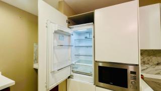 Luxurious One-Bedroom Gold Crest Apartment with Stunning Balcony Retreat DHA Lahore - Dargai - 6
