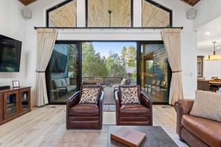 Outdoor Entertainment Area Cabin in Show Low! - 6