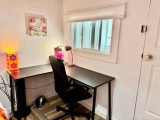 Private Room on the 1st Floor with Shared Bathroom near Airport and Downtown Seattte - Seattle - 4