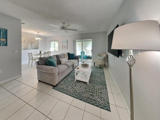Coastal Styled Villa - Largo - 0