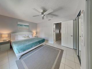 Coastal Styled Villa - Largo - 1