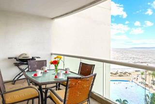 Beachfront Oasis with Pool Views and Balcony - Nuevo Vallarta - 2