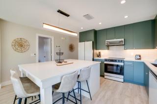 Canal Front Home with Large Boat Dock, 3 Min Walk to Beach - Anna Maria - 1
