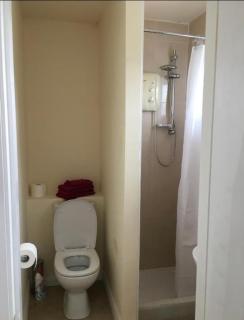 Private Bedrooms at Homestay Student Accommodation Rahoon - Galway - 9