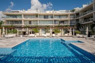 Spacious and modern 3BR, Pools, gym and prívate parking next to beach - Playa del Carmen - 0