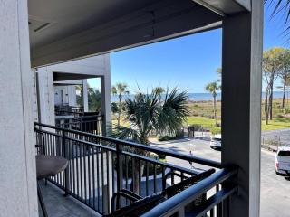 Beauty at the Beach! Oceanview King bed free bikes - Hilton Head Island - 4
