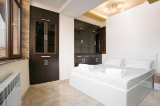 Stylish 2 Bedroom! Heart of city - Jerevan - 7