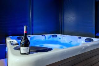Holiday Home Vučko with Jacuzzi - Makarska - 5