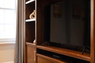 2-Bedroom Apartment - Sleeps 8 - Oxford St - 3 Bathrooms & AC - 3