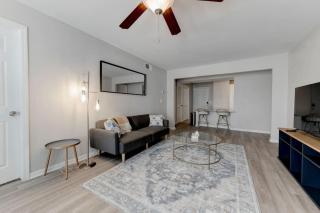 Private Gated 4BR 4BA Home Away From Home Near DT - Austin - 0