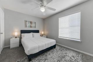 Private Gated 4BR 4BA Home Away From Home Near DT - Austin - 6