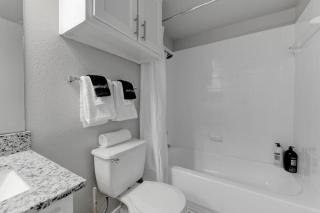 Private Gated 4BR 4BA Home Away From Home Near DT - Austin - 5