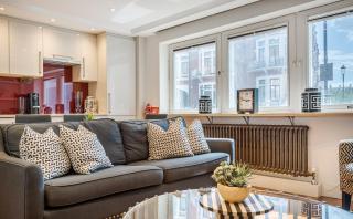 Knightsbridge Apartment with Harrods View - 4