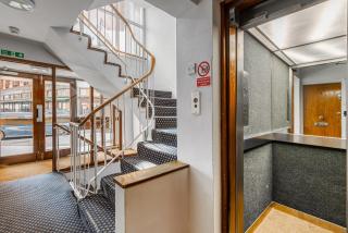 Elegant Ground Floor Apartment with Harrods View and AC in Knightsbridge - Londra - 3