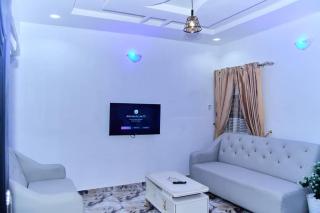 New 2-Bedroom Short-let Apartment Benin City-By Tomla - Benin City - 8