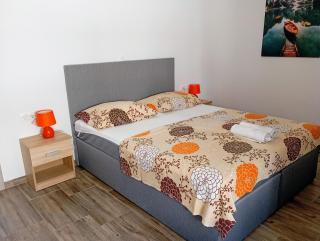 Charming 2-Bed Apartment in Okrug Gornji - Trogir - 4