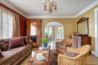 Charming Home, Wonderful Neighborhood! - Portland - 3