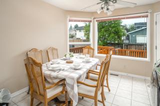 Airport 4BR2BA Double Garage Pet Friendly - Calgary - 6