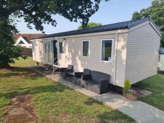Thorness Bay - 3-Bed Cabin - Sleeps 6 - Sea view - Cowes - 7