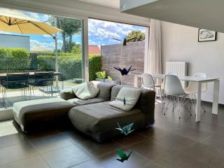 Modern & Cosy Holiday Cottage with Patio & Fenced Garden near Dunes & Beach - Koksijde - 0