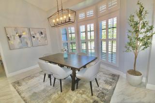 Blue Haven Villa 3 Bedroom 2 Bathroom Home - 4